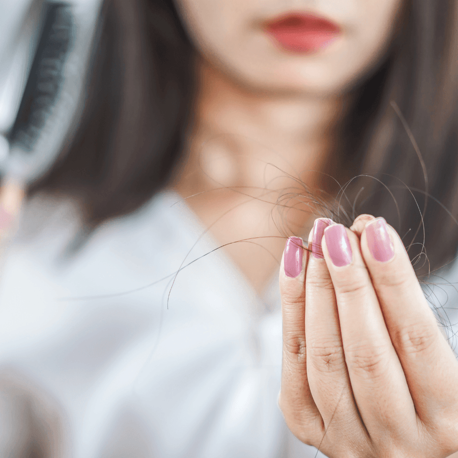 Comprendre et traiter la chute de cheveux saisonnière - MakeMyMask