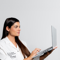 Consultation en ligne avec Julie Pernet, Dr. en Pharmacie & Trichologue